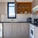 شقة Averna - Breezy 2-br & Balcony In لارنكا