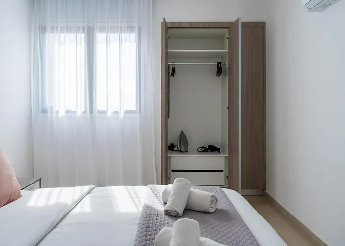 Averna - Breezy 2-br & Balcony In Апартаменты *