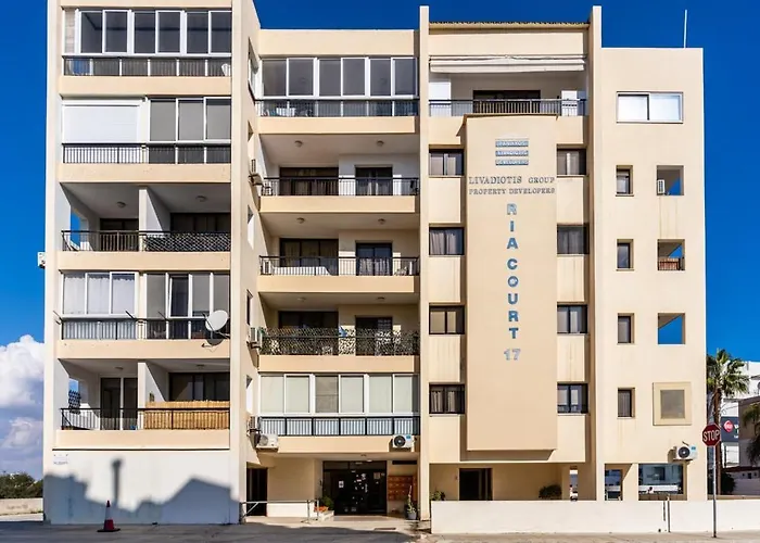 Averna - Breezy 2-br & Balcony In * Ларнака