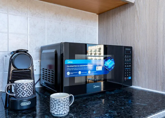 Averna - Breezy 2-br Apt&balcony In Larnaca