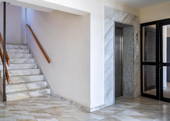 Averna - Breezy 2-br Apt&balcony In * Larnaca